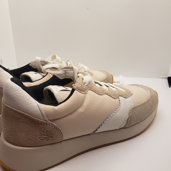 New Soludos Tan retro Sneakers men's 7.5. W 8.5 - Picture 12 of 12